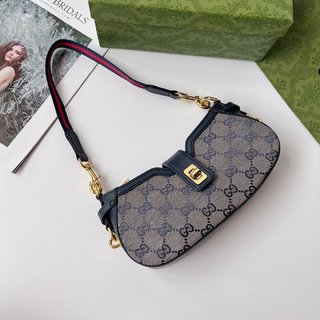 Gucci moon side mini shoulder bag front look demo