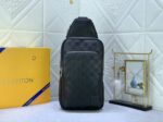 Louis Vuitton Avenue Slingbag M46327 - Black