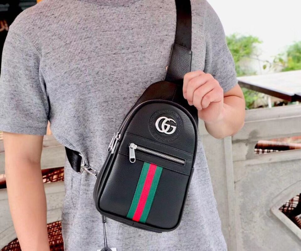 Hot gucci men's casual chest black bag